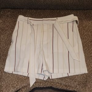 Banana Republic Striped White Women's Shorts 5" Size 8 NWT